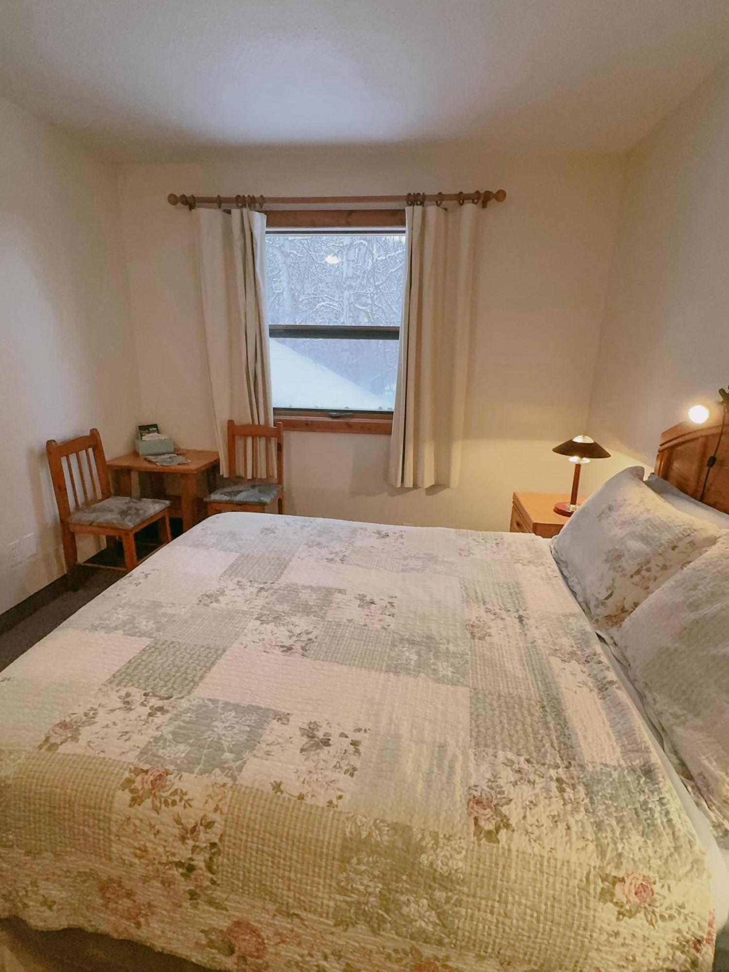 Alpine Meadows Lodge غولدن المظهر الخارجي الصورة