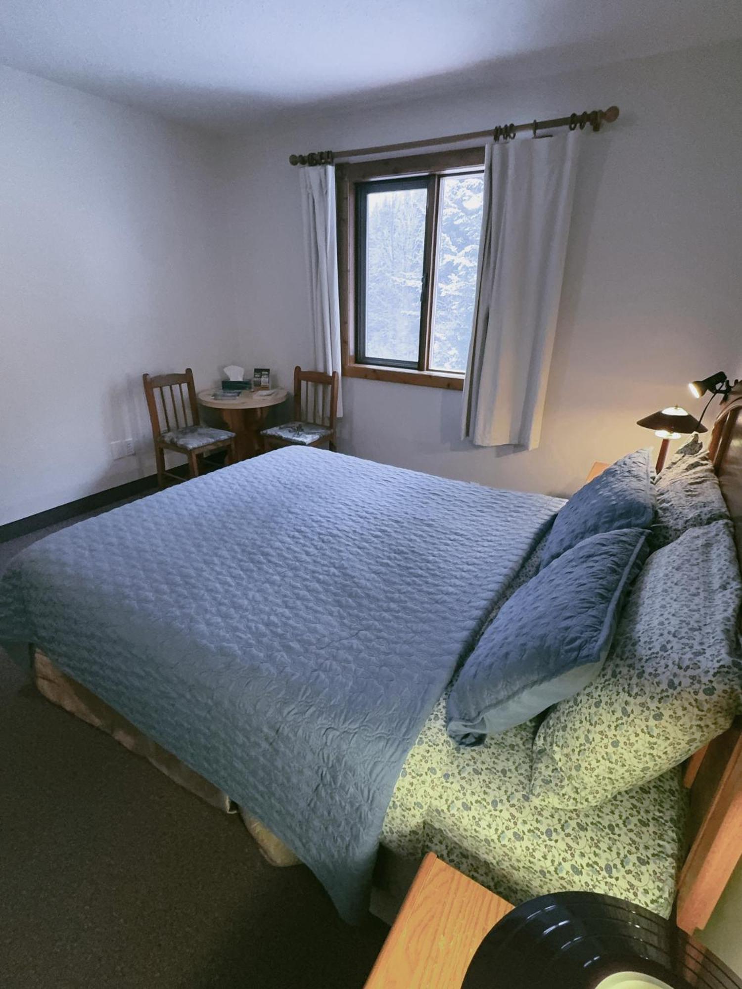 Alpine Meadows Lodge غولدن المظهر الخارجي الصورة