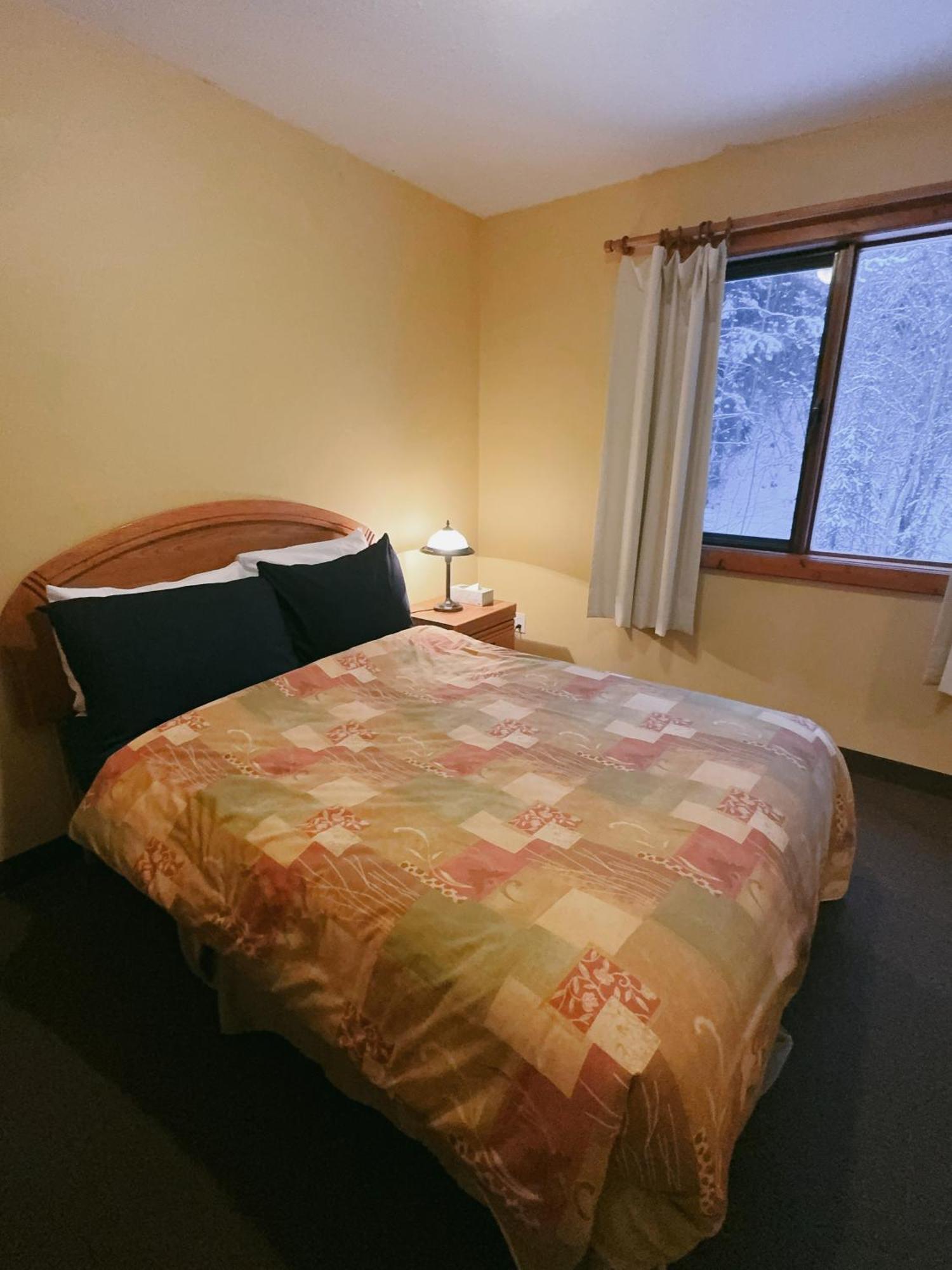 Alpine Meadows Lodge غولدن المظهر الخارجي الصورة