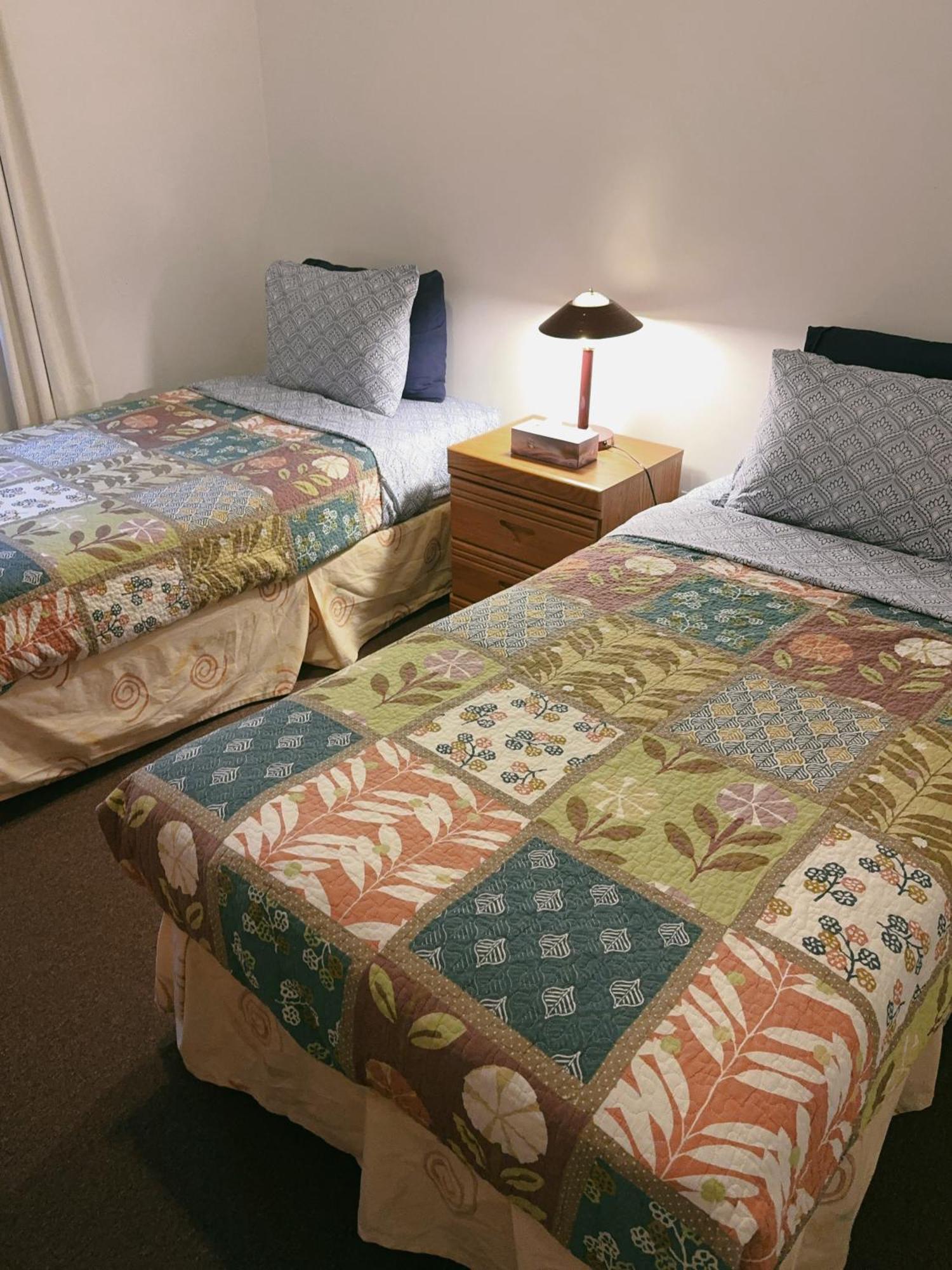 Alpine Meadows Lodge غولدن المظهر الخارجي الصورة