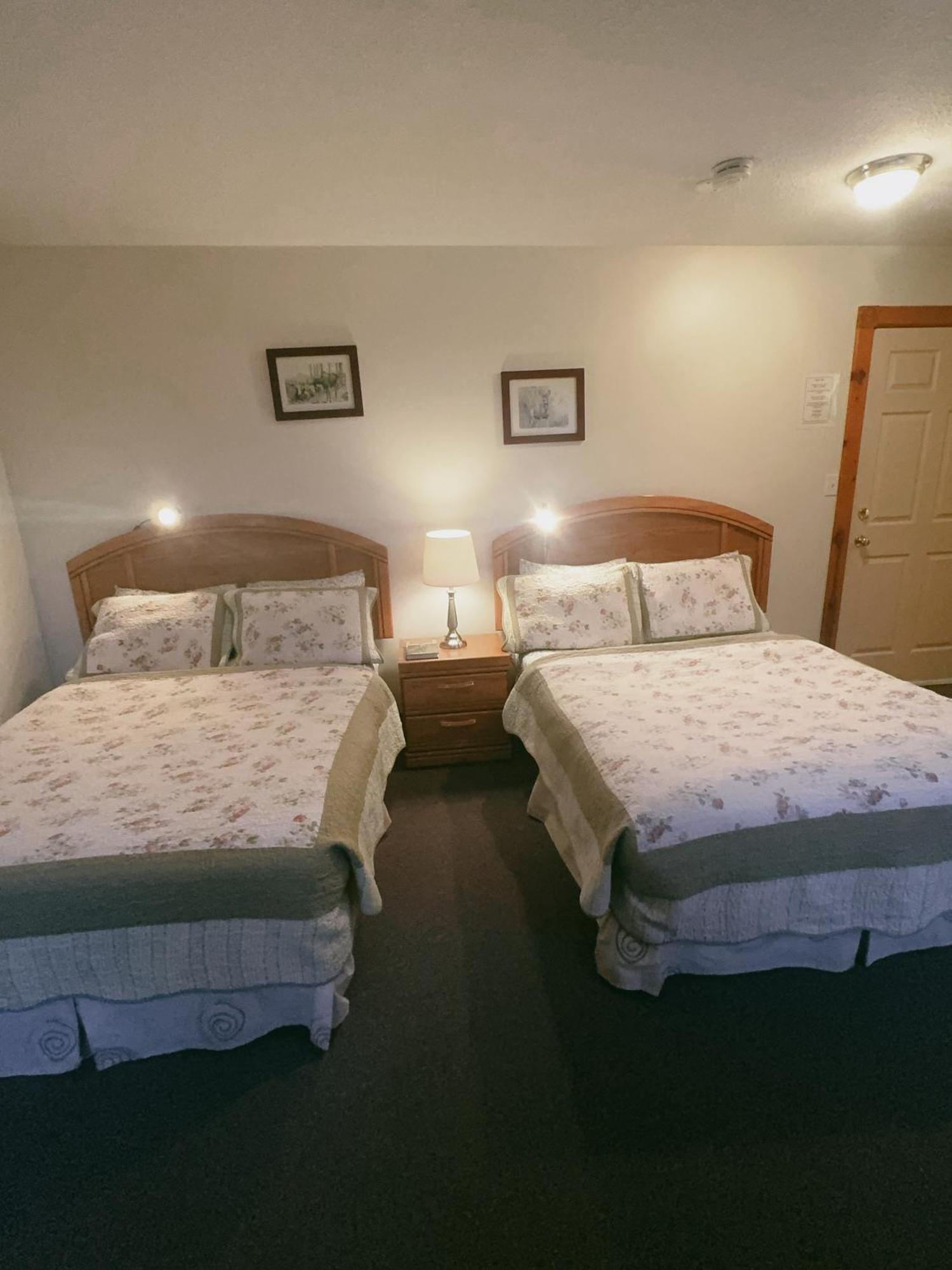 Alpine Meadows Lodge غولدن المظهر الخارجي الصورة