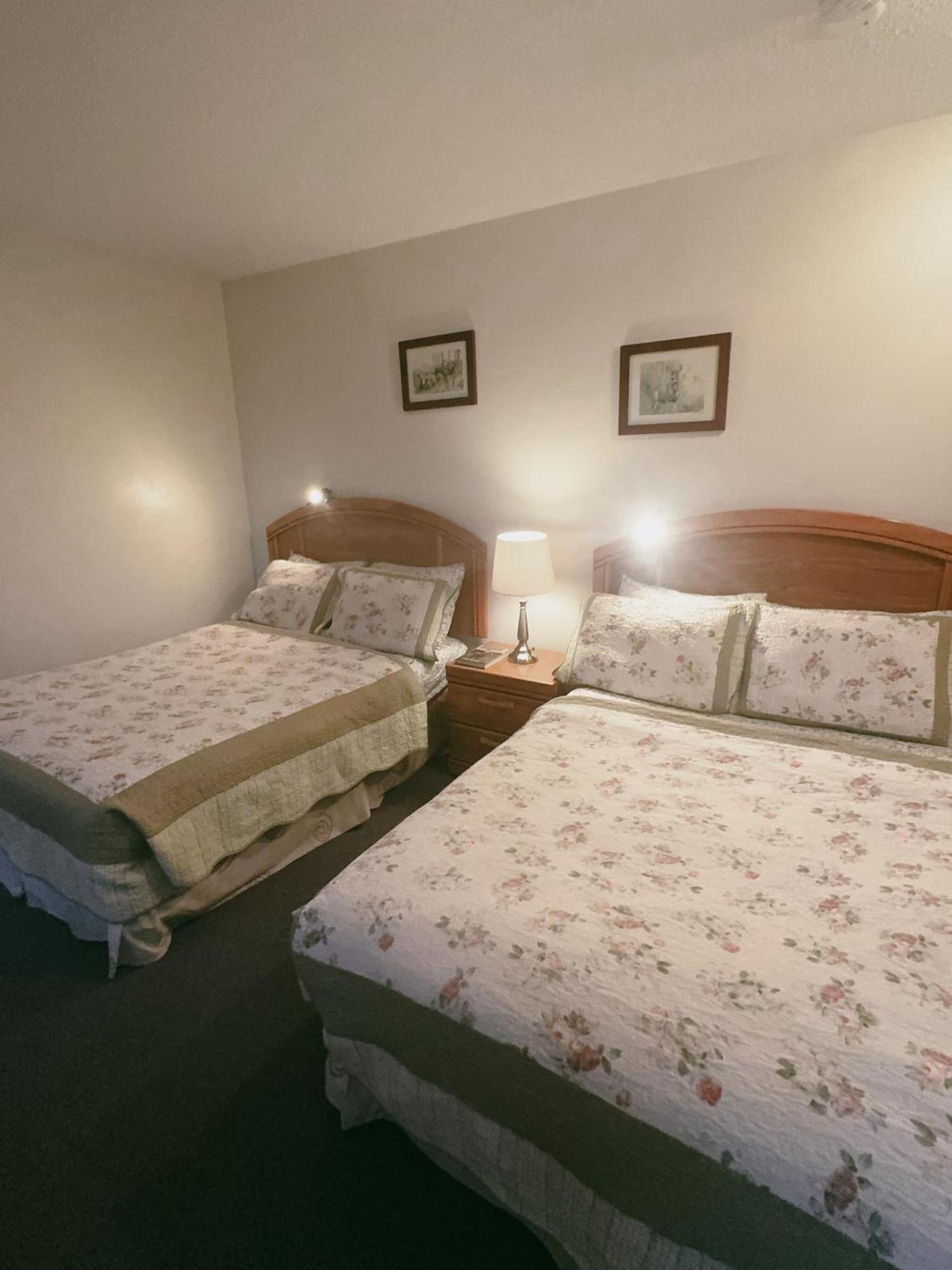 Alpine Meadows Lodge غولدن المظهر الخارجي الصورة