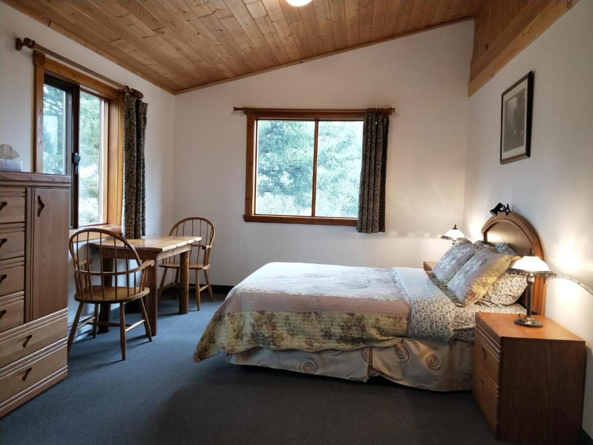 Alpine Meadows Lodge غولدن المظهر الخارجي الصورة
